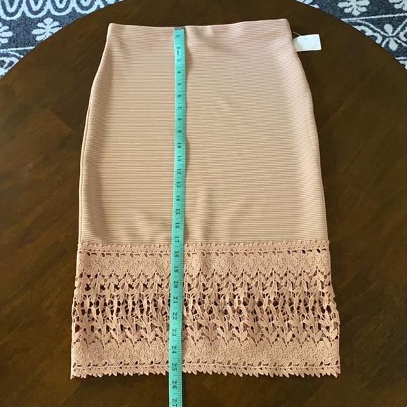 Olivia Blu soft Blush colored skirt - Picture 5 of 6